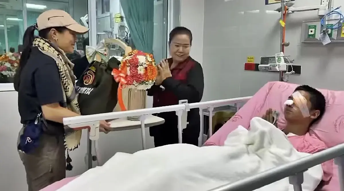 เจ้าฟ้าสิริวัณณวรีฯ เสด็จฯเยี่ยมทหารบาดเจ็บ ณ รพ.สรรพสิทธิประสงค์ จ.อุบลราชธานี