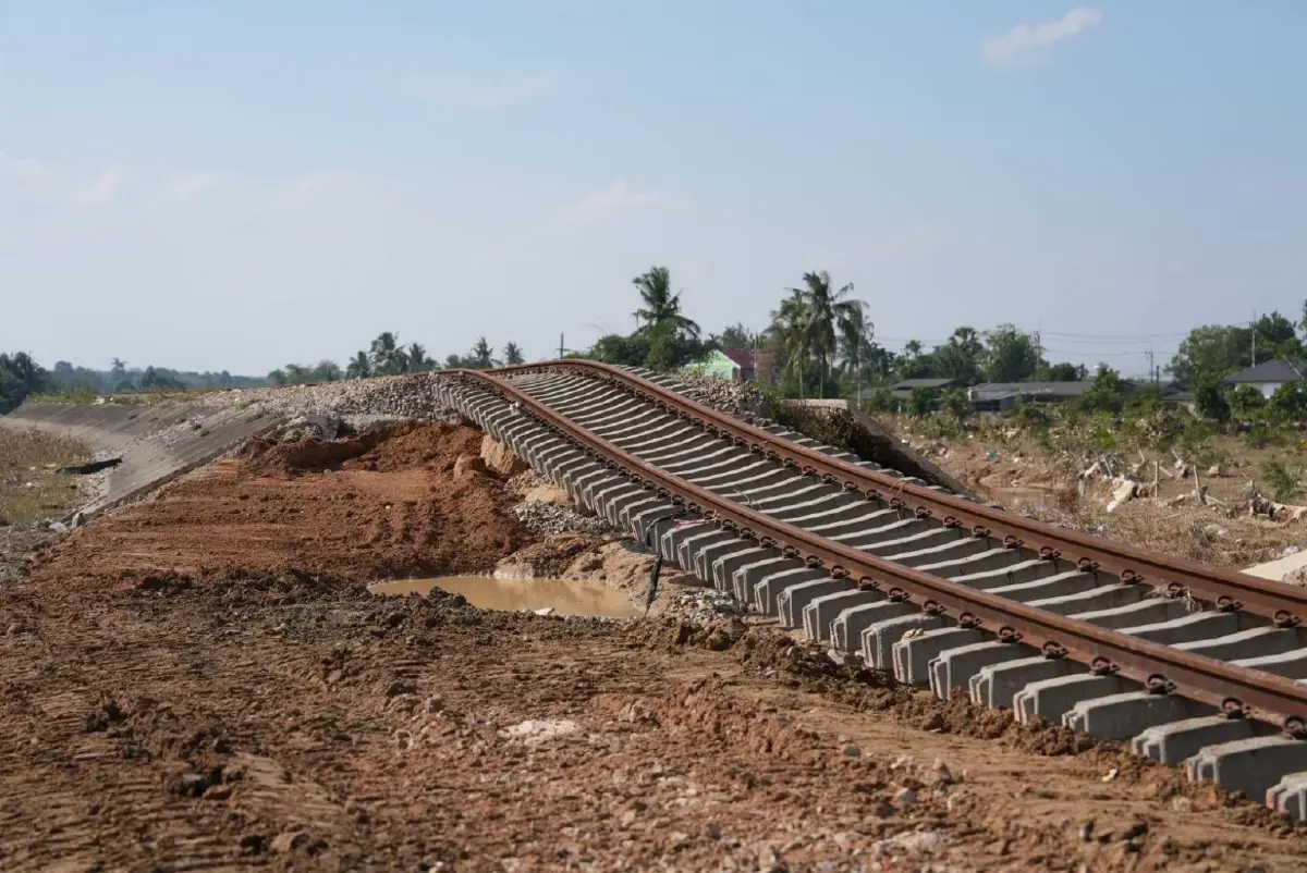 แจ้งงดเดินขบวนรถ รถไฟสายใต้ 4 ขบวน เปลี่ยนเส้นทางให้บริการ 6 ขบวน วันนี้ - 6 ธ.ค.