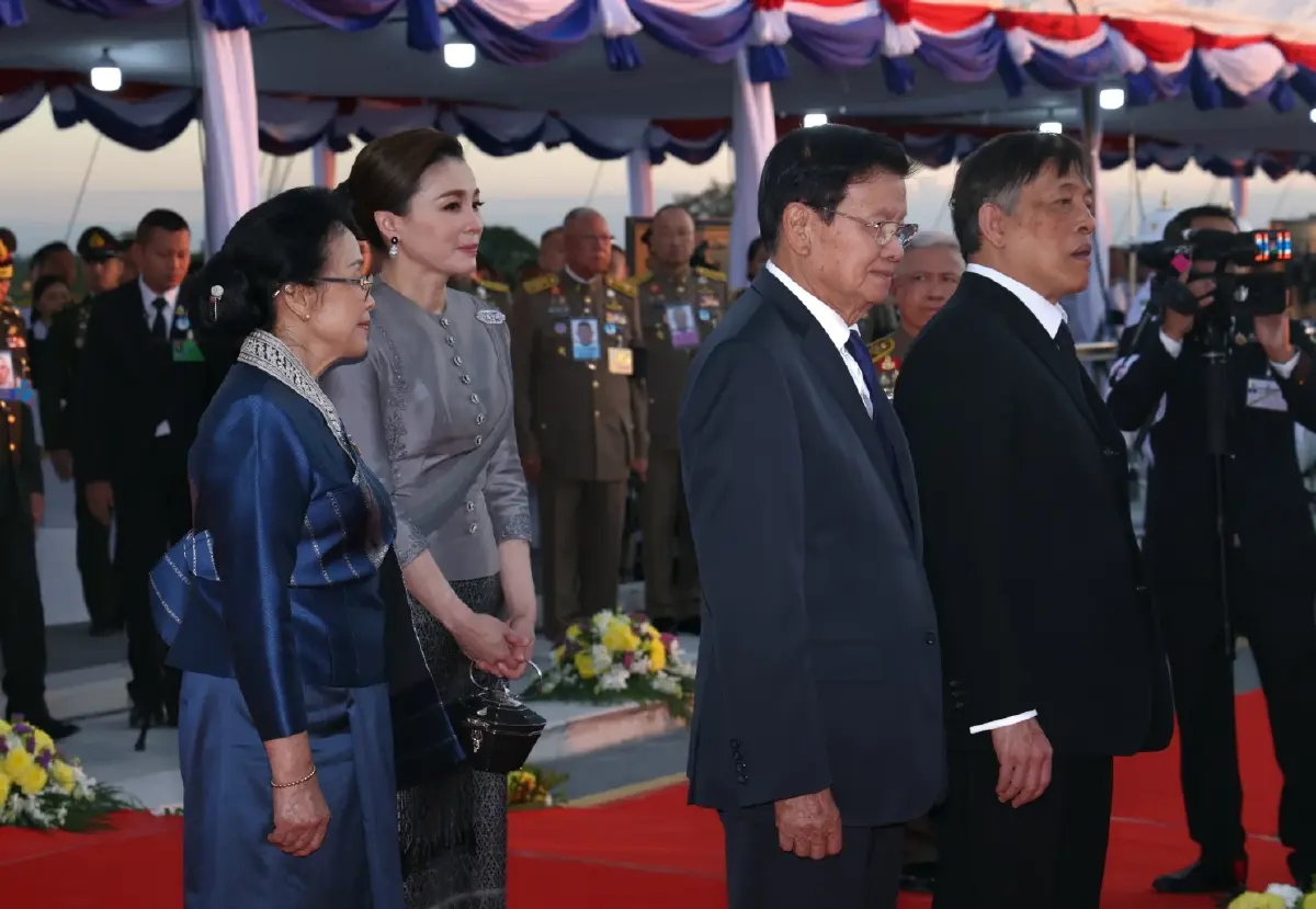 'ในหลวง-พระราชินี' เสด็จฯ เปิดสะพานมิตรภาพไทย-ลาว แห่งที่ 5 จังหวัดบึงกาฬ