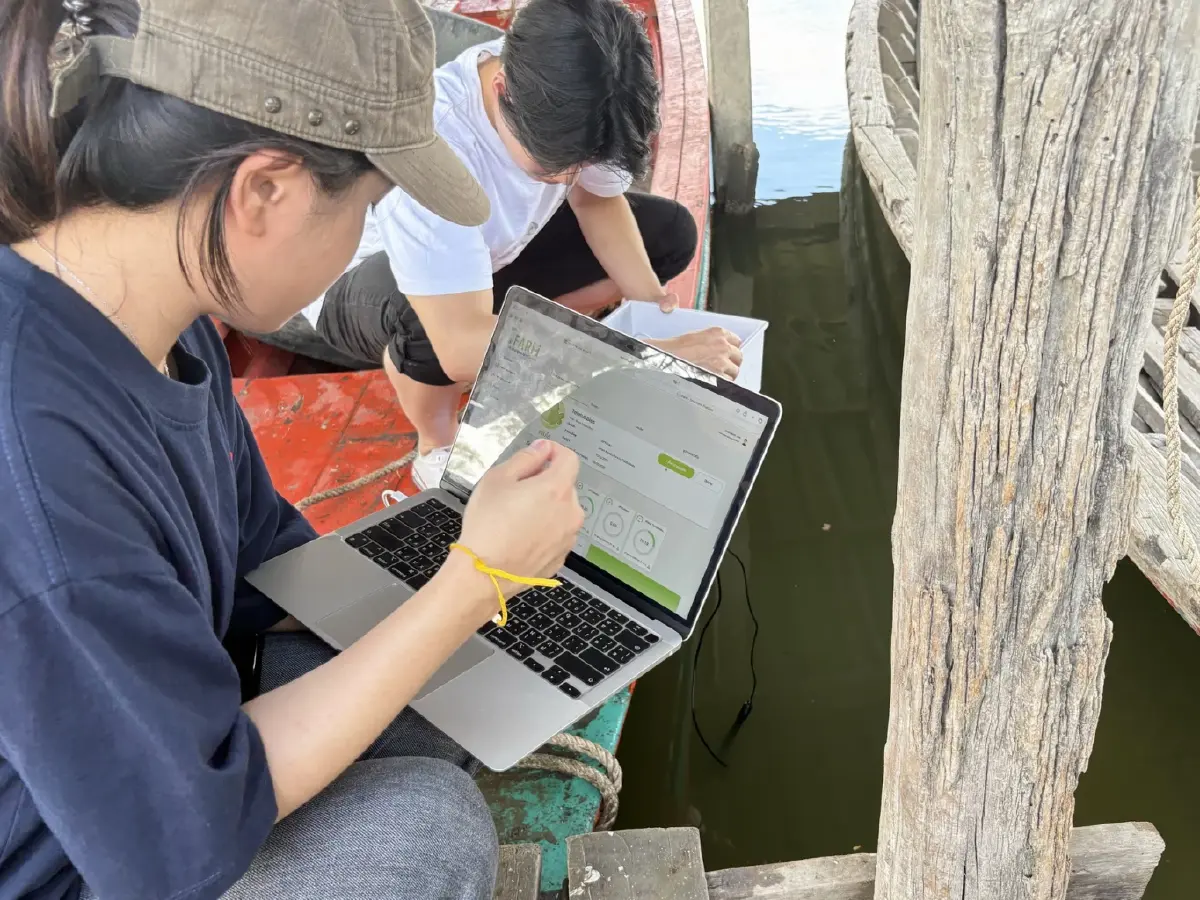 นักศึกษา มจธ.ประยุกต์ใช้ระบบ IoT ช่วยผู้สูงอายุเลี้ยงปลา