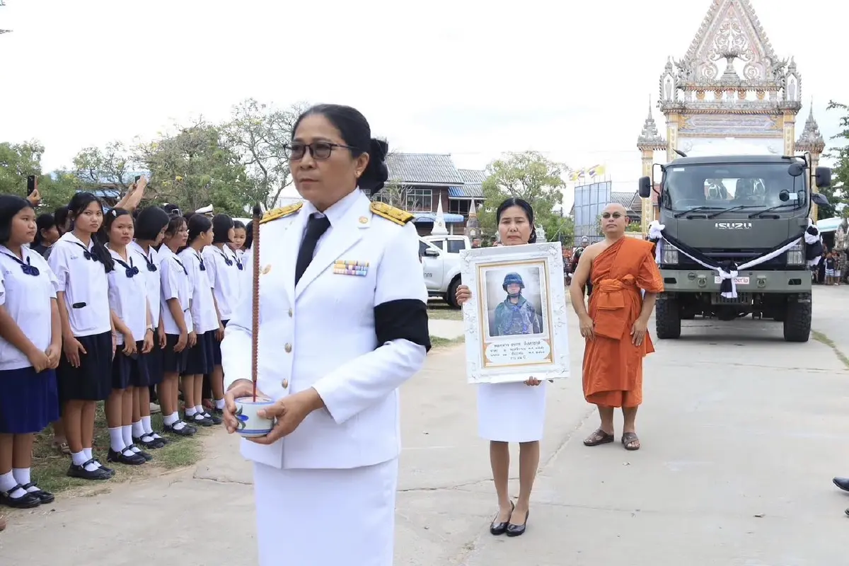 สมเกียรติทหารกล้า จัดพิธีรับศพ เสียชีวิตปกป้องอธิปไตยชายแดนไทย-กัมพูชา