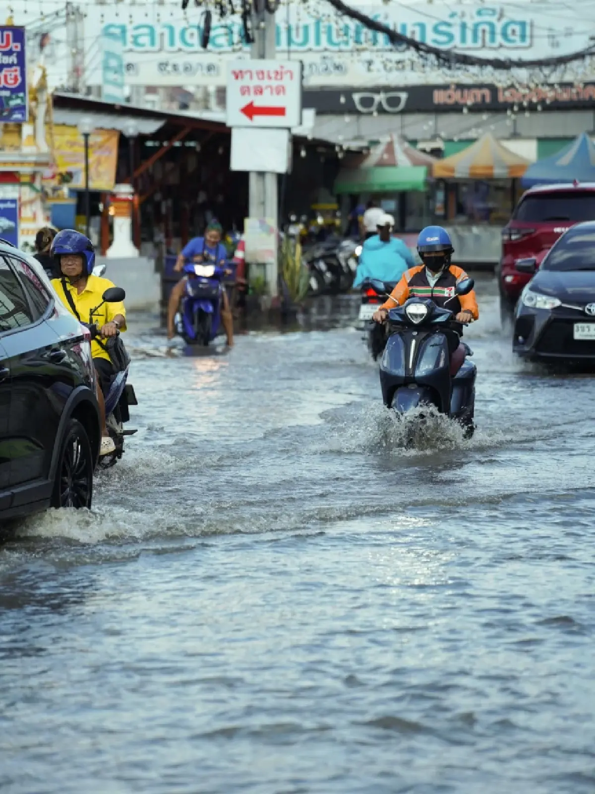 'ไพลิน' ชงแก้น้ำทะเลหนุนท่วม จ.สมุทรปราการ - แนะรัฐทำระบบแจ้งเตือน