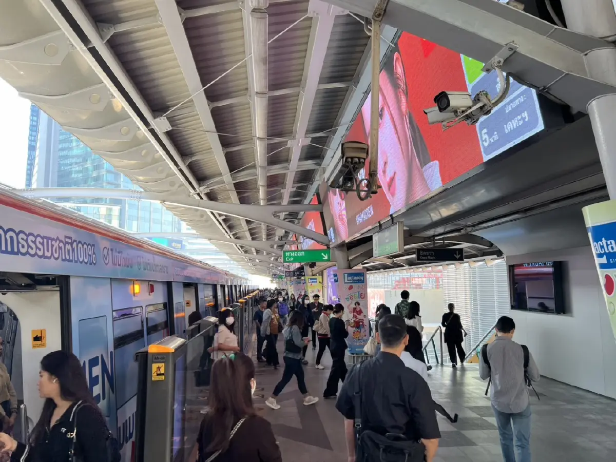 รถไฟฟ้าสายสีทอง พุ่ง 100% รับเคานต์ดาวน์ ปีใหม่คนใช้ระบบราง 1.3 ล้าน