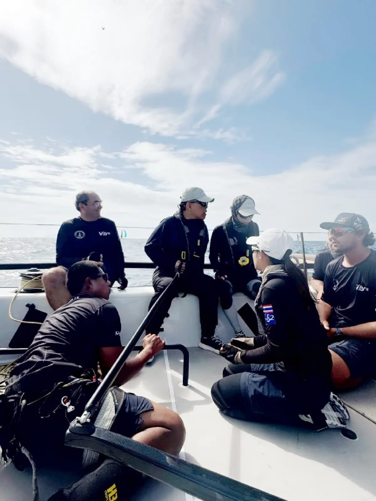 ในหลวง พระราชินี เสด็จฯ พระราชทานรางวัล 'ภูเก็ตคิงส์คัพรีกัตต้า'