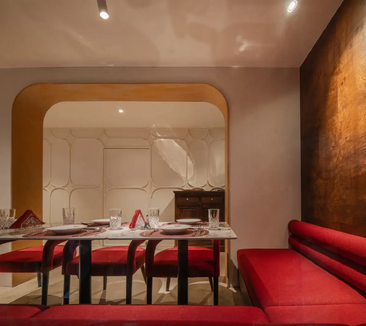 EMILY’S หมี่ไก่ฉีก อีก 2 ปี ขอแตะ ‘พันล้าน’ เตรียมเปิดสาขาสิงคโปร์ ปักหมุดทั่วเอเชีย-ยุโรป