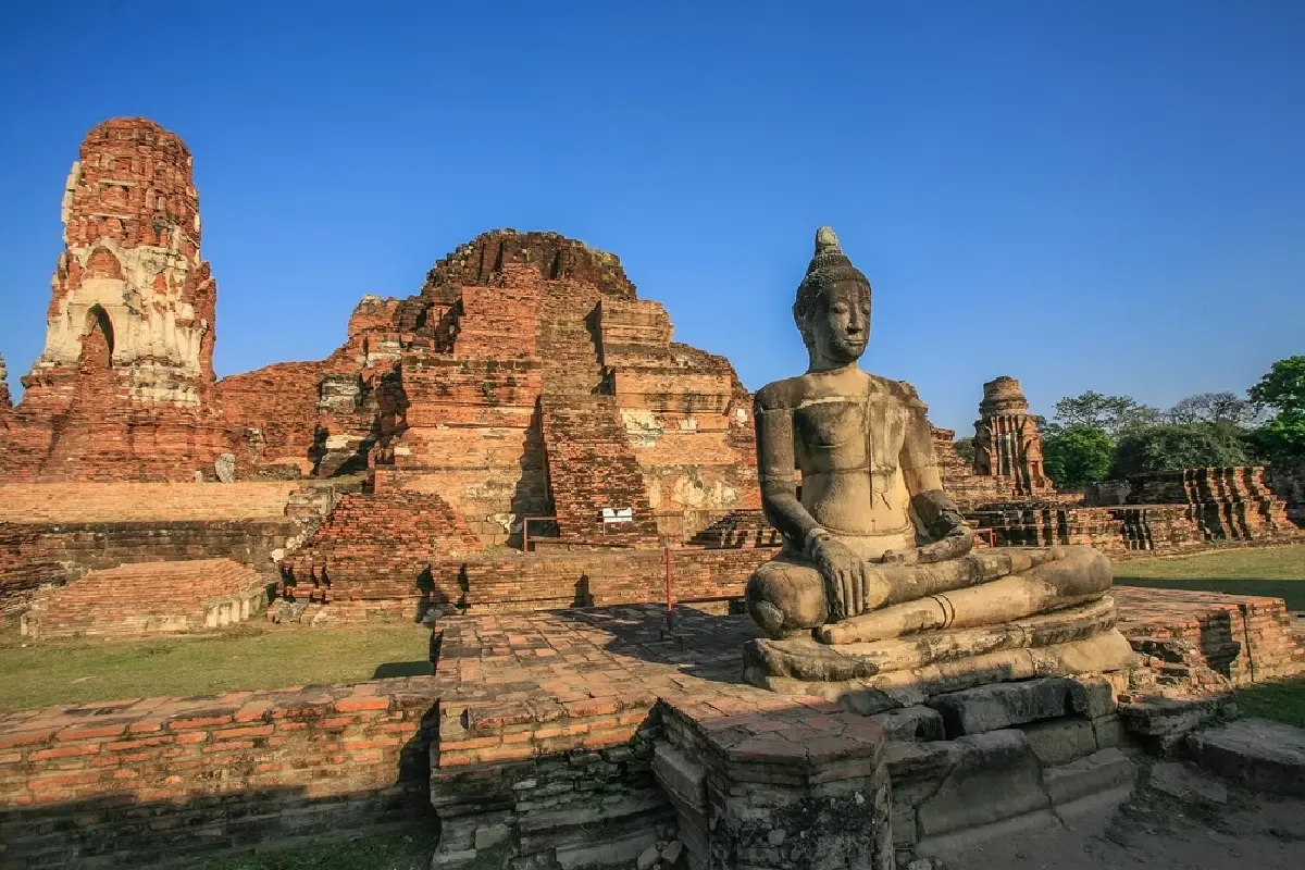 โบราณสถานยามราตรี : พิเศษกิจกรรม อยุธยานาวา ร่มพระบารมีสิริยาลัย