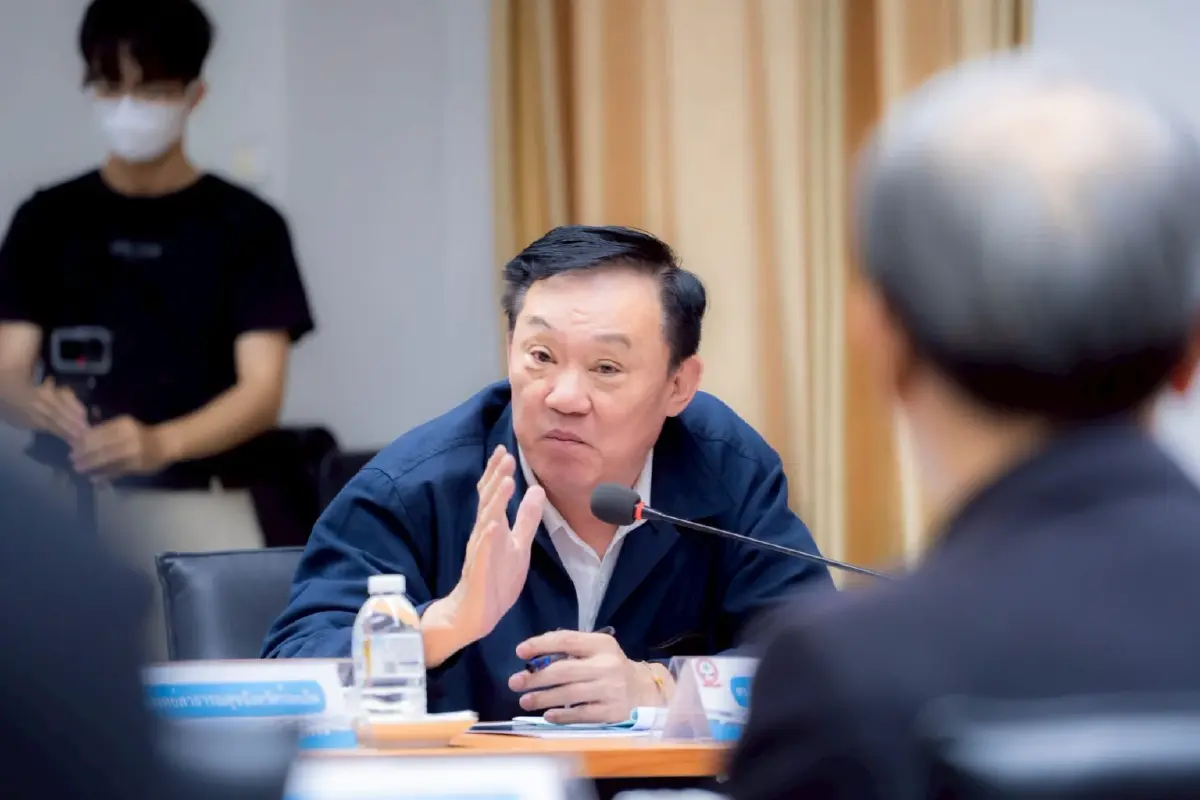 ไฟลุกร้อยเอ็ด ‘แดง’ชน‘น้ำเงิน’  รหัส ‘1-4-6-8’ ศึกช้างชนช้าง