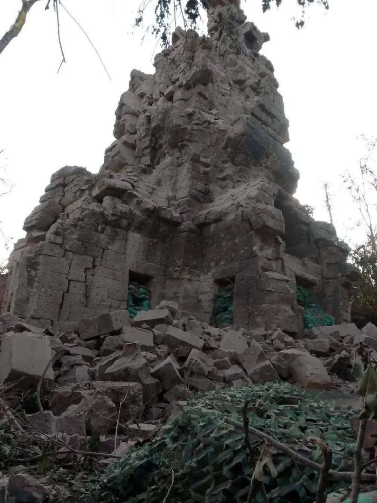 เปิดภาพ ‘ปราสาทตาควาย’ พังยับ หลัง ‘ไทย-กัมพูชา’ รบเดือด