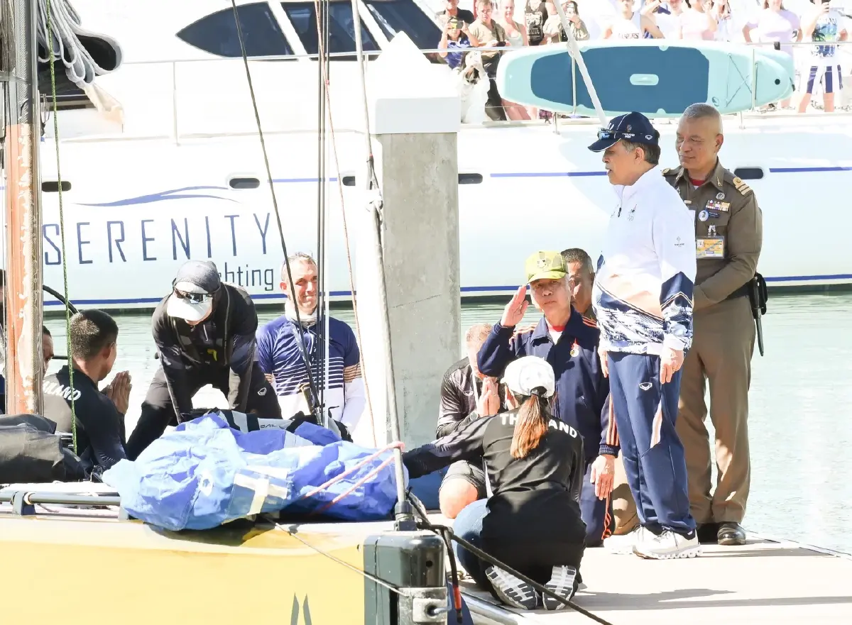 ในหลวง-ราชินี เสด็จฯชลบุรี ในการแข่งขันกีฬากีฬาเรือใบ ซีเกมส์