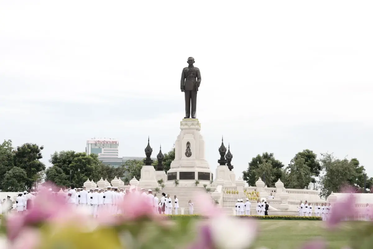 ถวายราชสักการะวันคล้ายวันพระบรมราชสมภพ รัชกาลที่ 9 วันชาติ วันพ่อแห่งชาติ