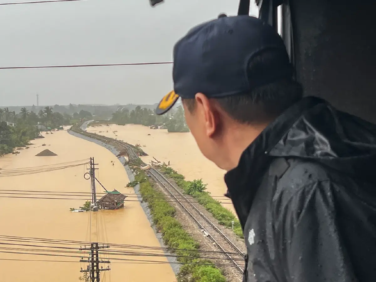 'มหาอุทกภัย' ซัดคะแนนนิยม '54ตั๋วผู้แทน'ภาคใต้  กลาง'กระแสน้ำ'