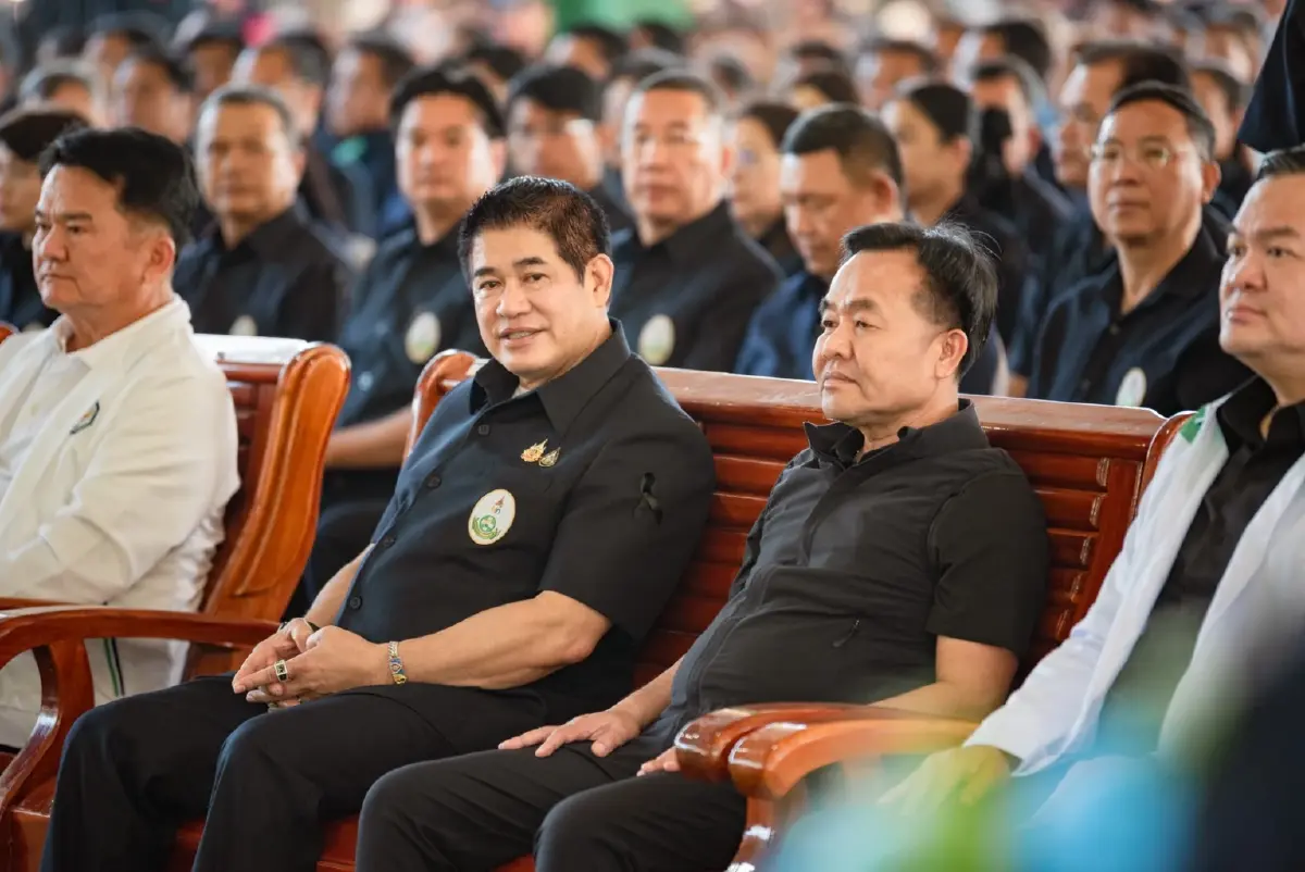 'ธรรมนัส–ยศสิงห์' ลุยช่วยเกษตรกรครบวงจร นครปฐม ย้ำ เรื่องของประชาชน รอไม่ได้