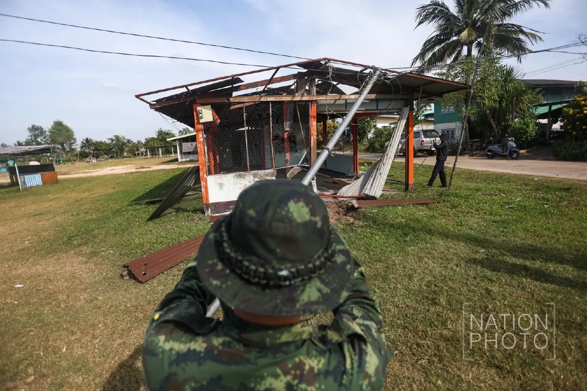 เปิดภาพความเสียหาย กัมพูชายิง BM-21 ใส่พื้นที่พลเรือน อ.กันทรลักษ์ จ.ศรีสะเกษ