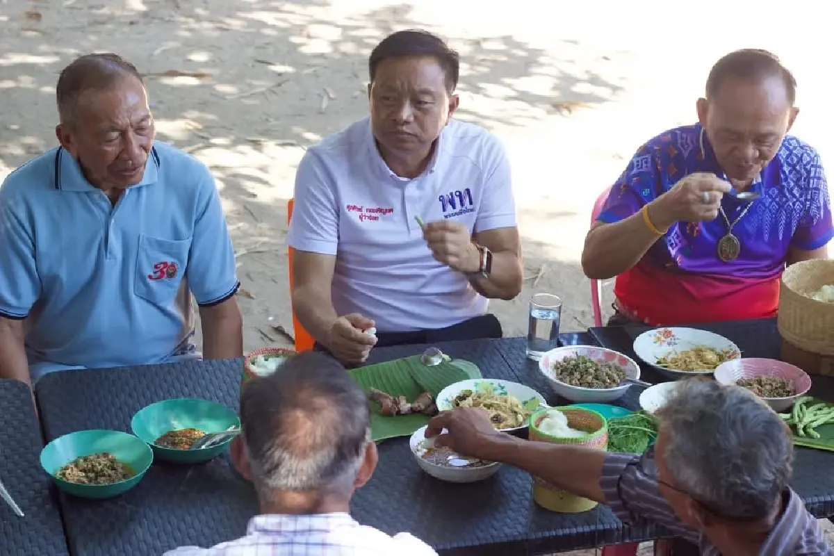 ไฟลุกร้อยเอ็ด ‘แดง’ชน‘น้ำเงิน’  รหัส ‘1-4-6-8’ ศึกช้างชนช้าง