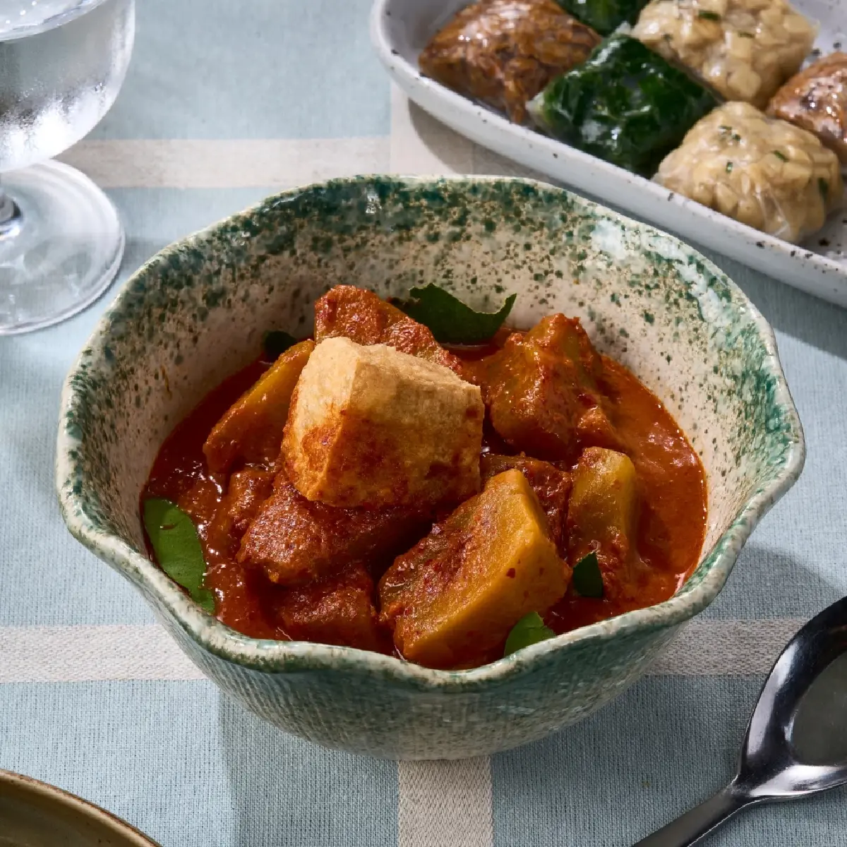 จาก 'ศรีตราด' สู่ 'ห้องของศรี' เชิดชูรสชาติอาหารตะวันออก