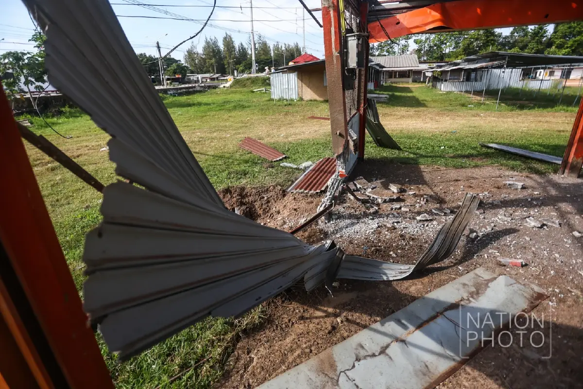 เปิดภาพความเสียหาย กัมพูชายิง BM-21 ใส่พื้นที่พลเรือน อ.กันทรลักษ์ จ.ศรีสะเกษ