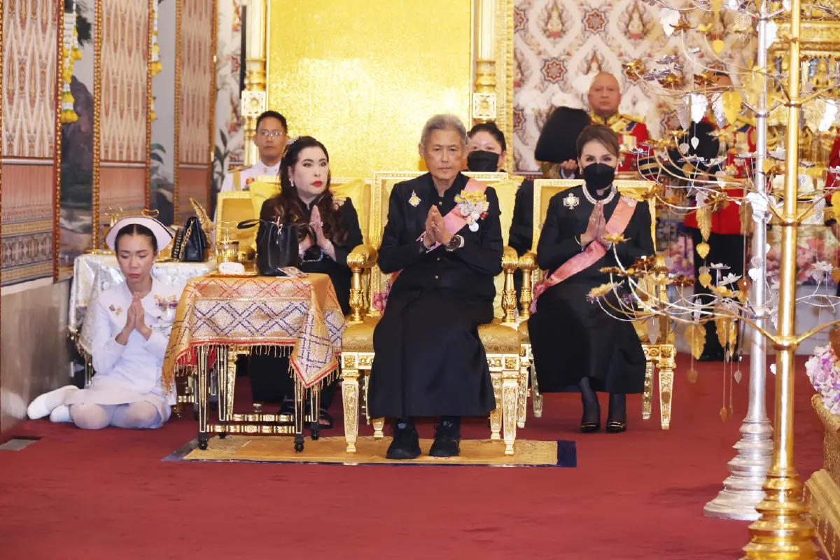 ในหลวง-พระราชินี เสด็จฯ ทรงบำเพ็ญพระราชกุศลปัญญาสมวาร ถวายพระบรมศพ พระพันปีหลวง