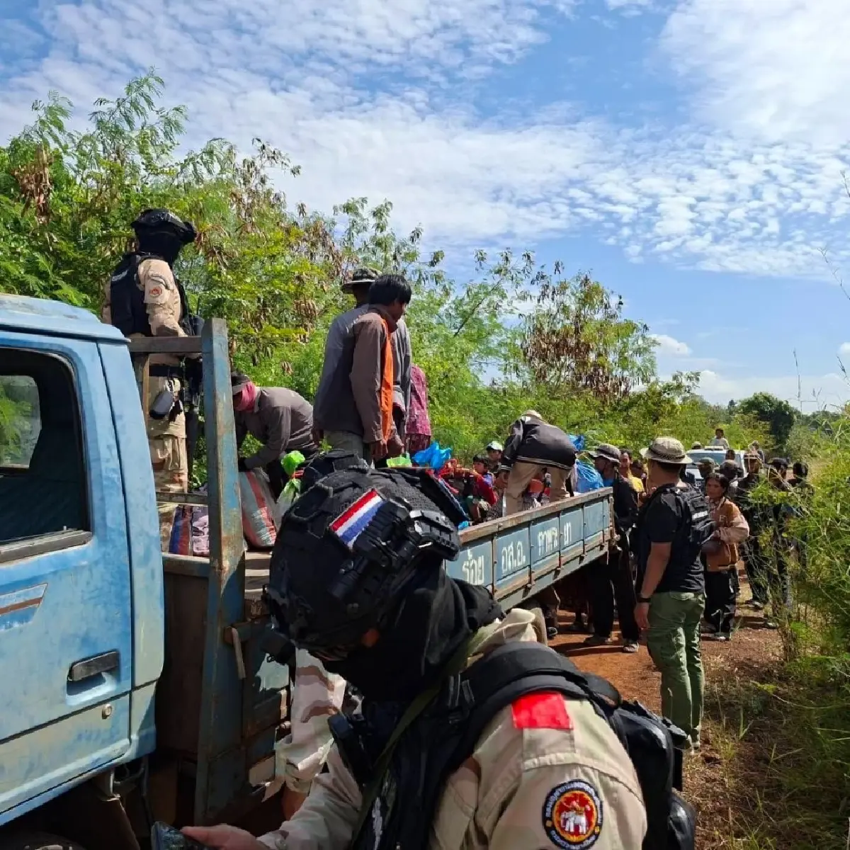 อดยาก! 30 ชาวกัมพูชาลักลอบเข้าเมือง ไทยรุดจับคาชายป่าชายแดนสระแก้ว
