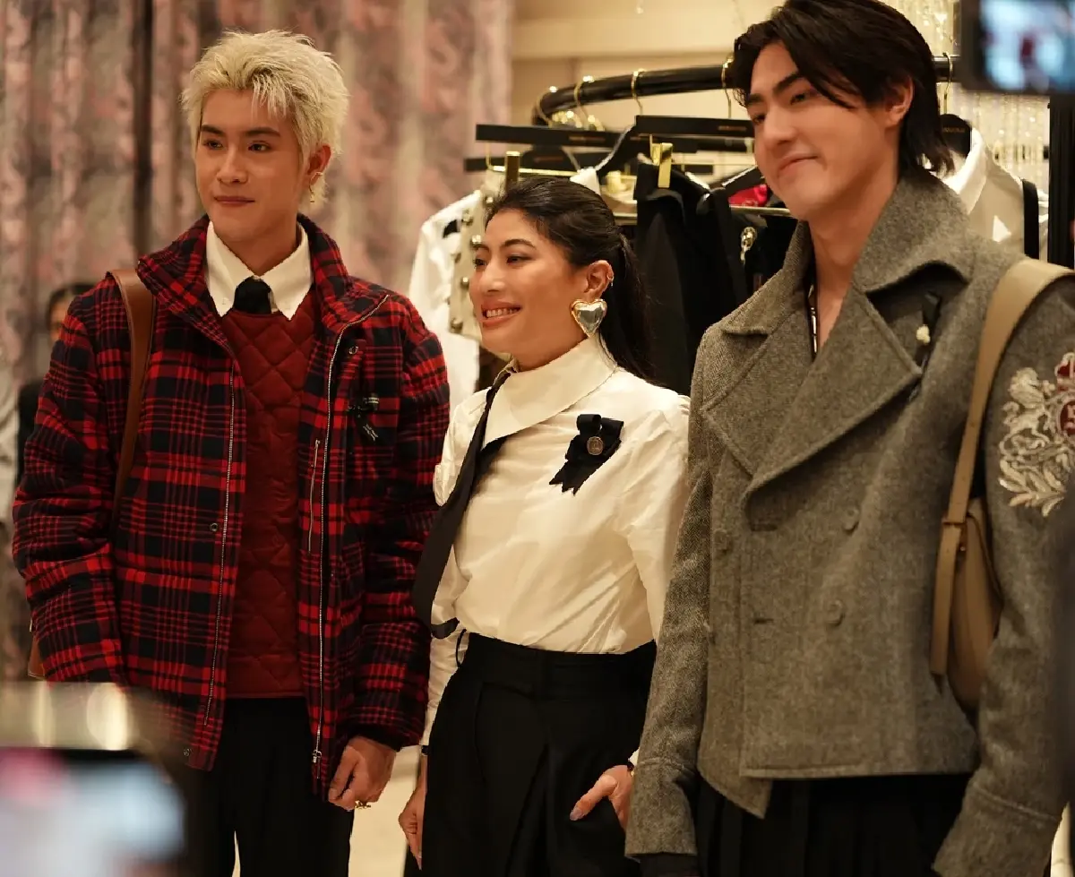 เจ้าฟ้าสิริวัณณวรีฯ ฉลองพระองค์วันเปิด SIRIVANNAVARI ร้านใหม่