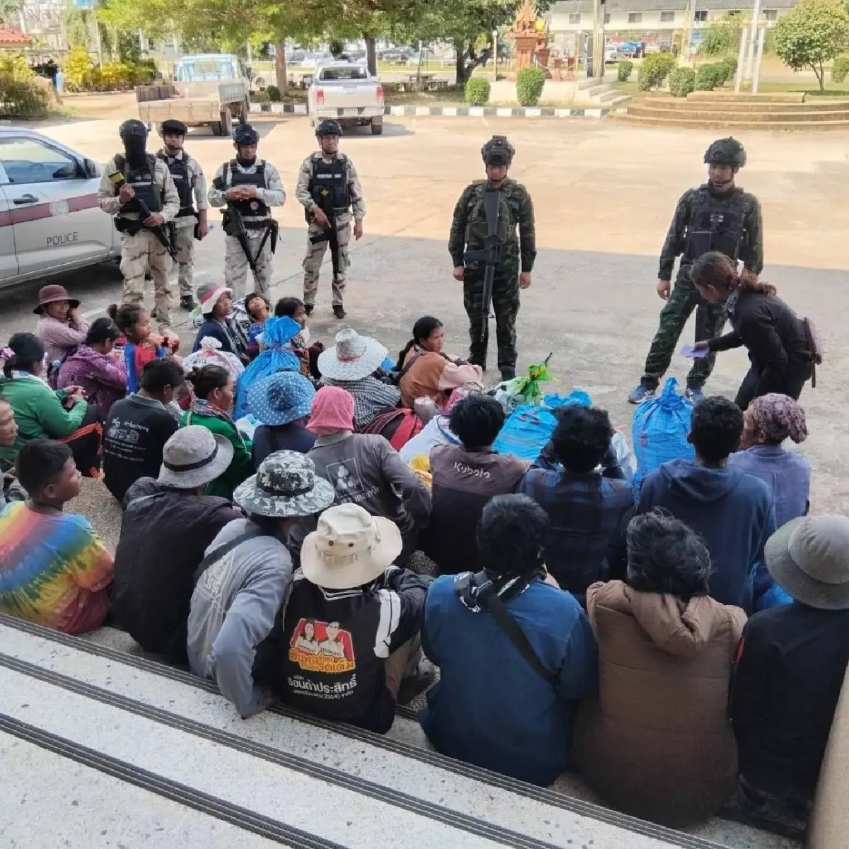 อดยาก! 30 ชาวกัมพูชาลักลอบเข้าเมือง ไทยรุดจับคาชายป่าชายแดนสระแก้ว