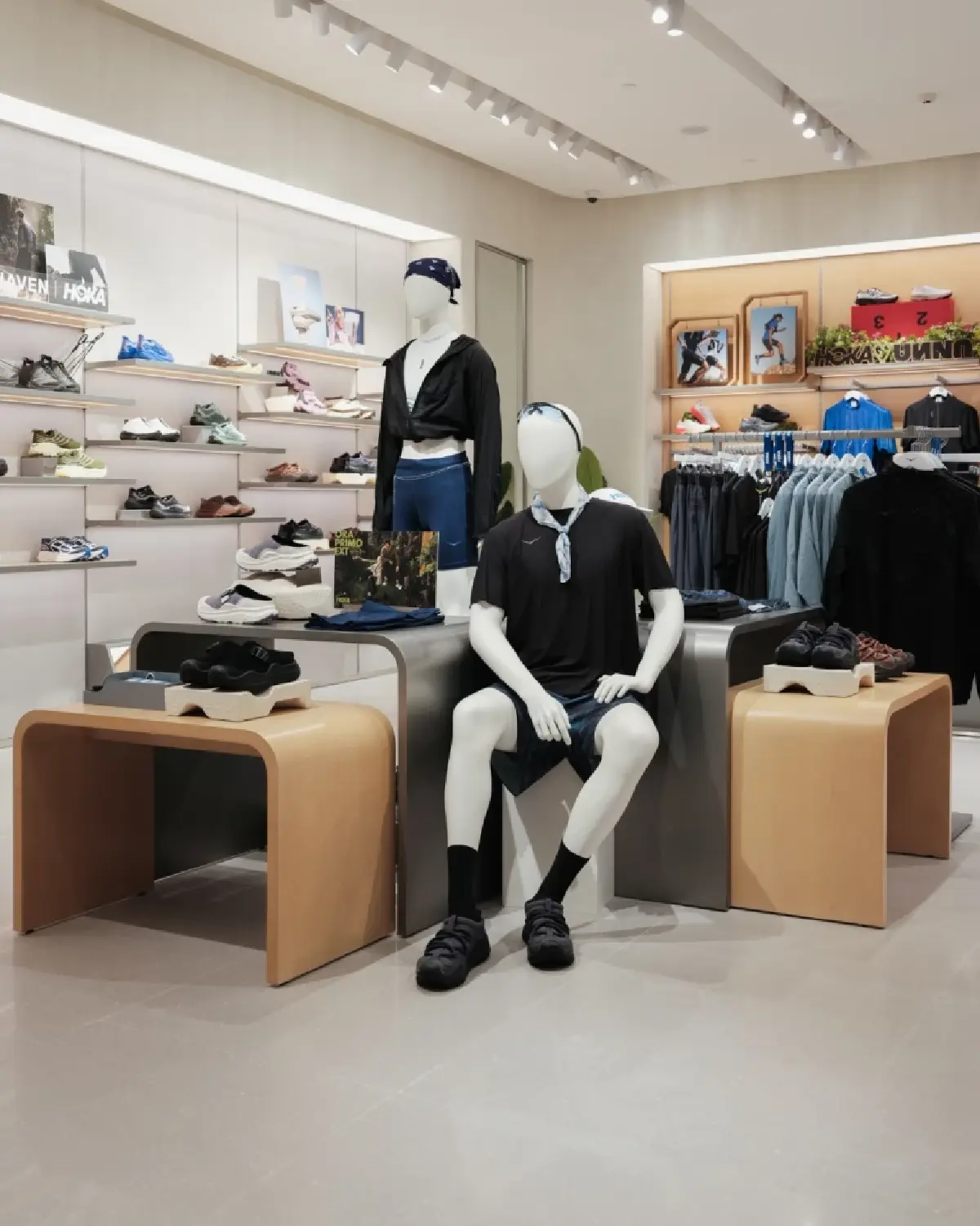 ทางโต HOKA รองเท้านอกสายตา สู่ Mainstream และก้าวใหม่ Lifestyle Hub