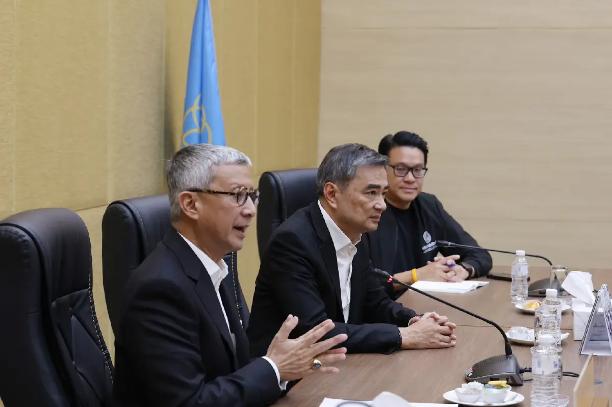 'อภิสิทธิ์' พบ 'พิมล ศรีวิกรม์' ปั้นโมเดลกีฬาเชื่อมเศรษฐกิจ-การศึกษา