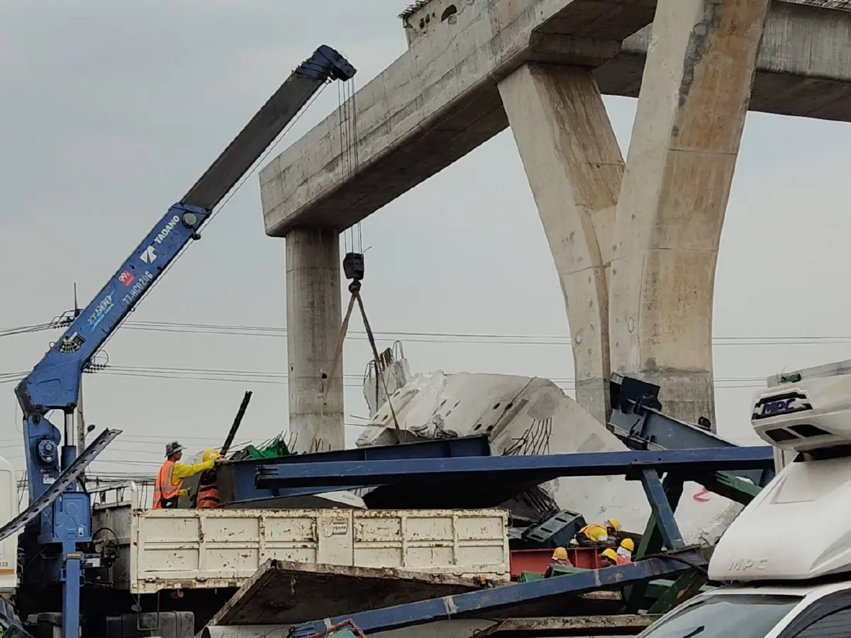 คืบหน้า รื้อซากมรณะ เครนถล่มพระราม 2 เร่งเคลียร์โครงเหล็ก คานปูน