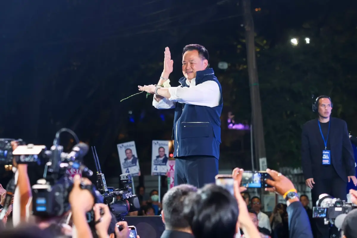 'อนุทิน' ลั่นไม่ใช่ 'หลานอังเคิล' พร้อมทำตาม 4 คำสั่งประชาชน ป้องอธิปไตย-สถาบัน-แก้ศก.