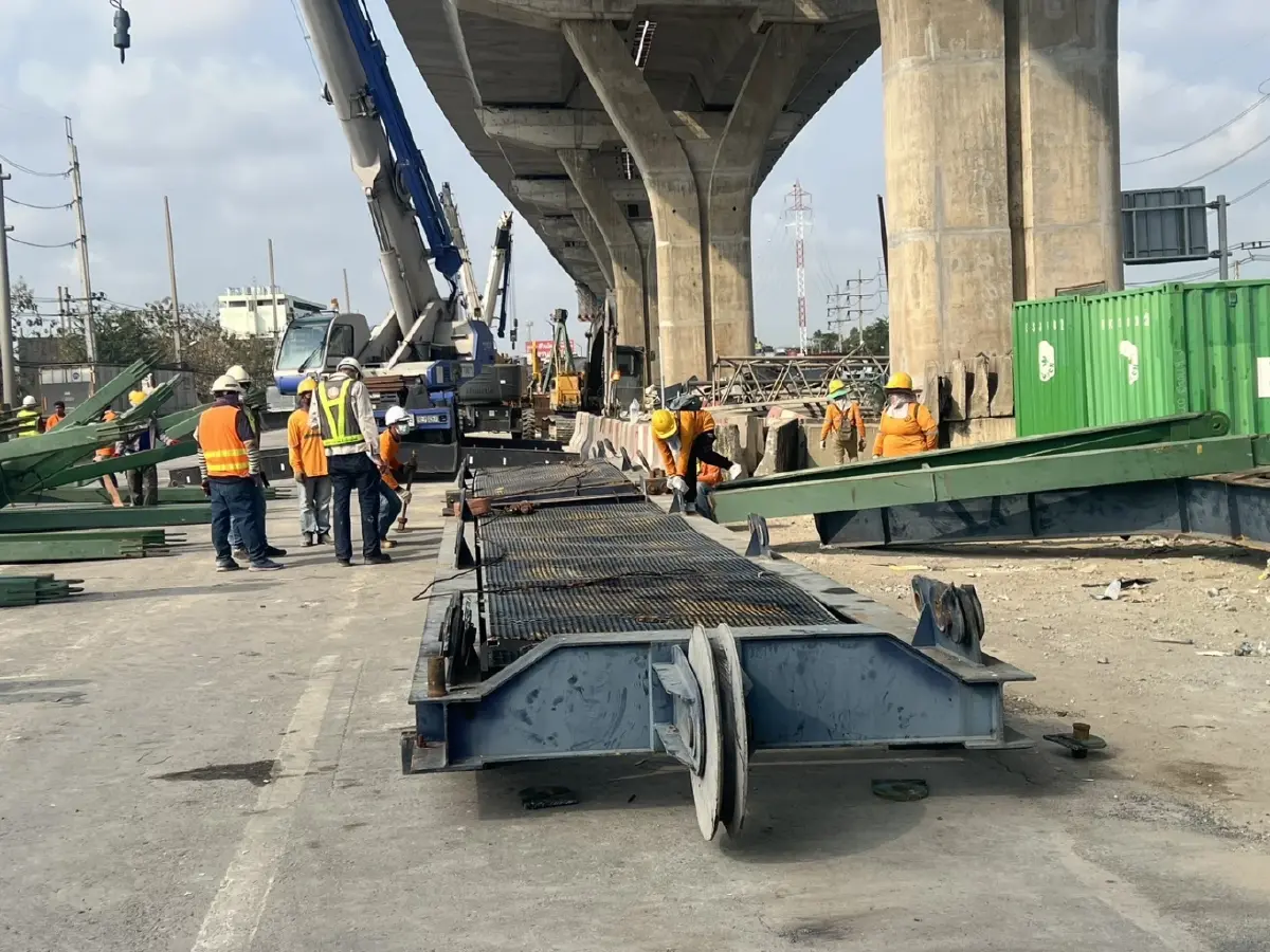 ทล. ผนึกกำลัง วสท. รื้อย้ายโครงสร้างเหล็ก LG จุดเกิดเหตุพระราม 2