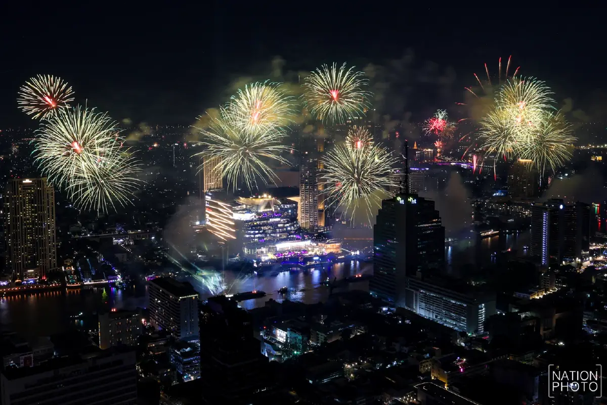 สวัสดีปีใหม่ 2569 ภาพชุด พลุปีใหม่ โค้งน้ำเจ้าพระยา เคาท์ดาวน์ 2026