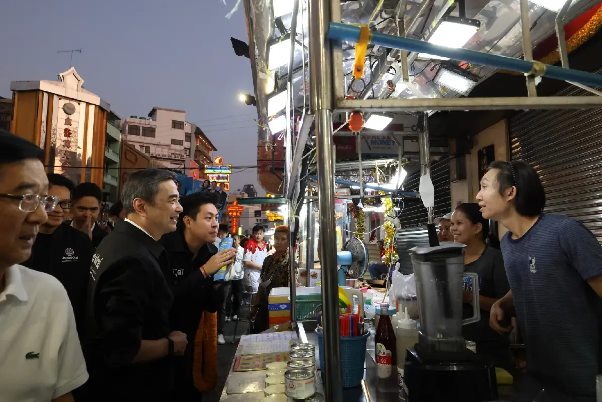 'อภิสิทธิ์' หาเสียงเยาวราช ย้ำความมั่นใจ ได้ บัญชีรายชื่อเพิ่ม