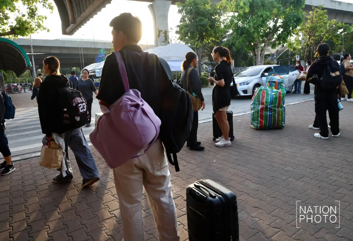 คนเยอะ หมอชิต 2 ประชาชนแห่กลับเข้ากรุงเทพ หลังกลับบ้านปีใหม่ 2569