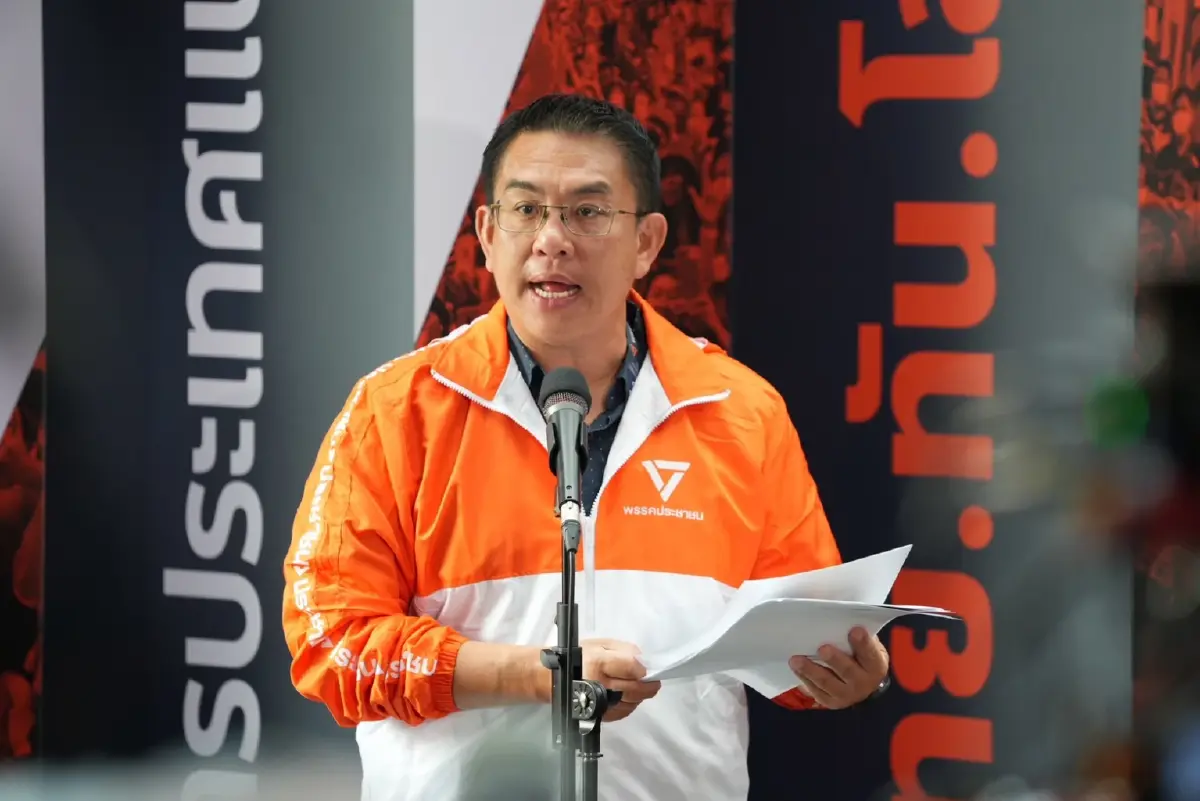 'วิโรจน์' แฉขบวนการ IO ใส่ร้าย ปชน. - ซัด 'ชูวิทย์' จับแพะชนแกะ