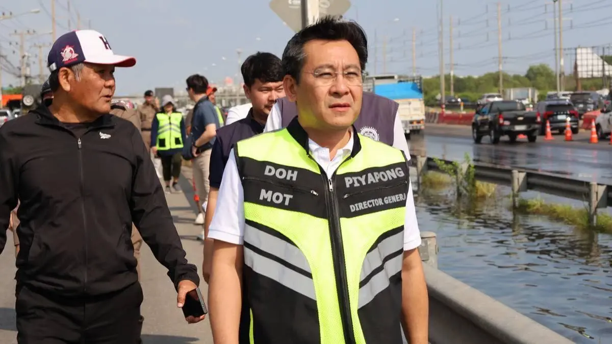 ลุยแก้ปัญหา 'น้ำทะเลหนุนสูง' ท่วมถนนพระราม 2 เร่งระบายน้ำ 24 ชม.