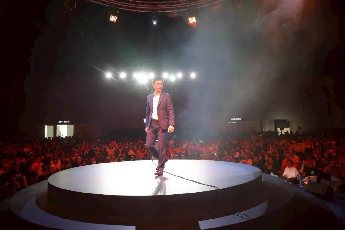 ‘2 ก๊ก’โหมกระแส‘ทีมบริหาร’ - ‘ส้ม-น้ำเงิน’ตีคู่ โชว์ว่าที่รมต.