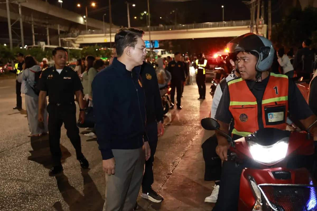 ขนส่งฯ คุมเข้มหมอชิต รับคนกลับบ้านปีใหม่ ห้ามแท็กซี่-วินโกงราคา