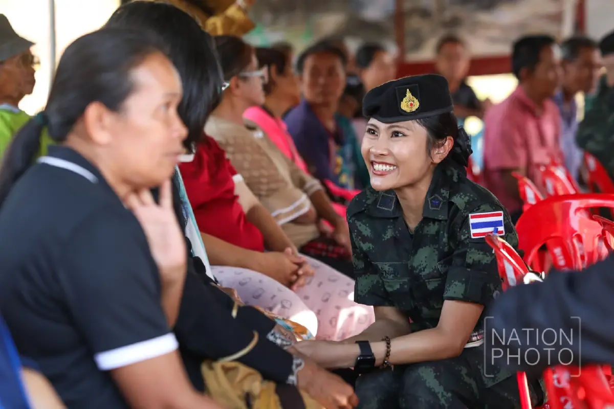 ผช.ทูตทหาร 10 ประเทศ ลงพื้นที่ผามออีแดง เยี่ยมบ้านถูกระเบิด