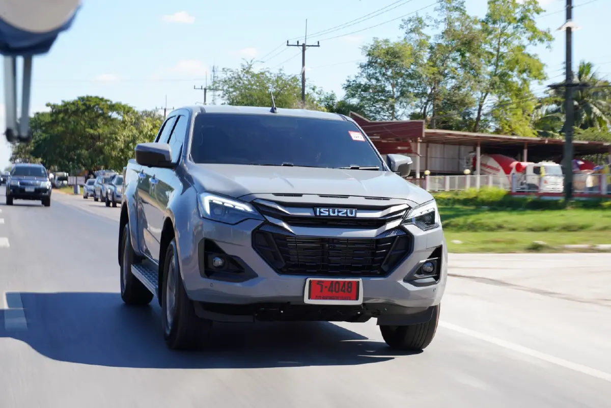 ดีแมคซ์ ไฮ-แลนเดอร์ ไมเนอร์เชนจ์  เพิ่มความเนียน พวงมาลัยแม่น