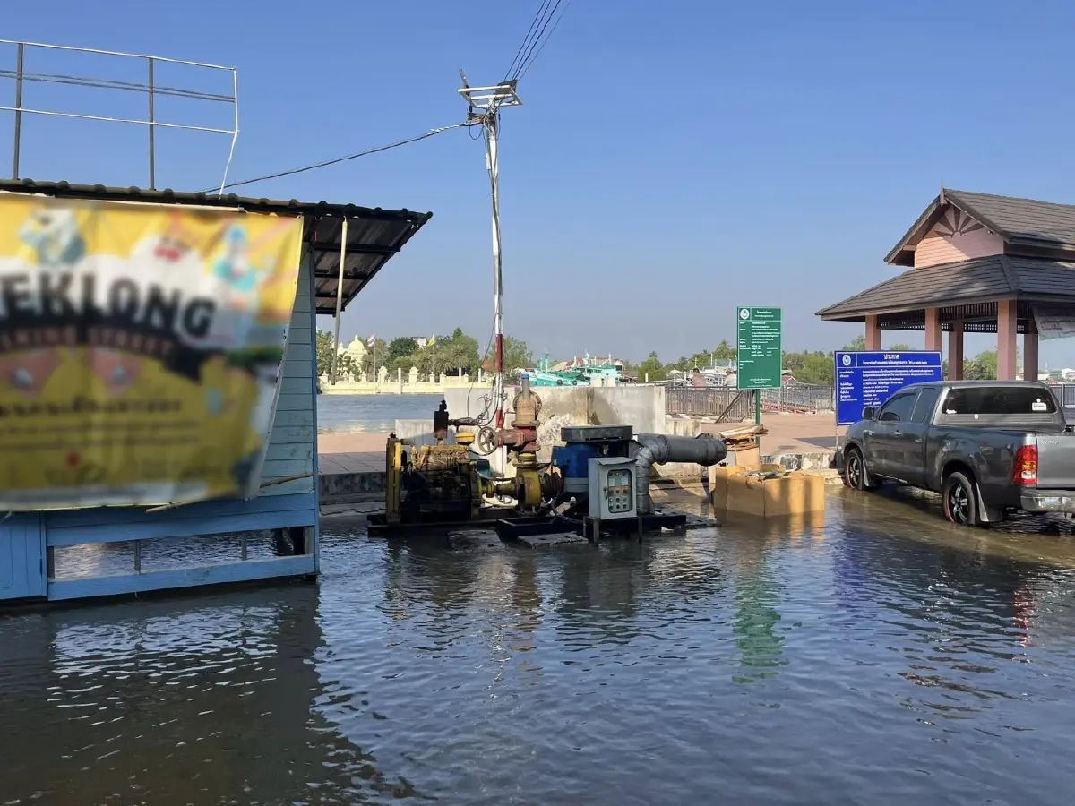 เช็กเส้นทาง น้ำทะเลหนุนสูง สมุทรสงคราม น้ำท่วมกลางเมืองแม่กลอง