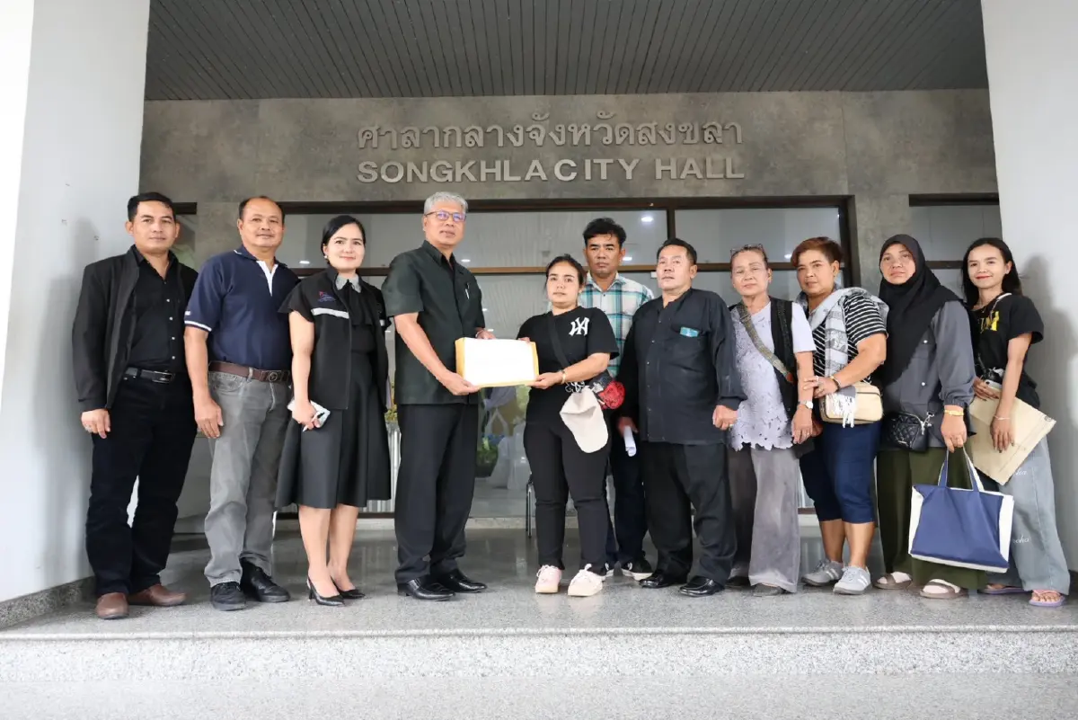 ยังไม่ได้เงินเยียวยาน้ำท่วม 9,000 บุกศาลากลางจังหวัด ร้องผู้ว่าฯ