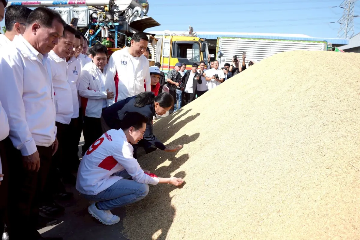 ‘ยศชนัน’ นำ พท.ฟังปัญหาเกษตรกร ชูปราบยาเสพติดให้หมดแผ่นดิน