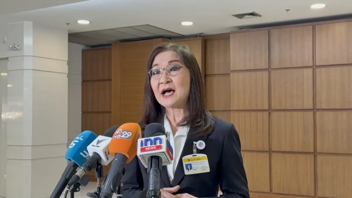 'สว.นันทนา' มา กกต.ขอถกปมไม่เปิดประชามติล่วงหน้า ทำคนเสียเวลา