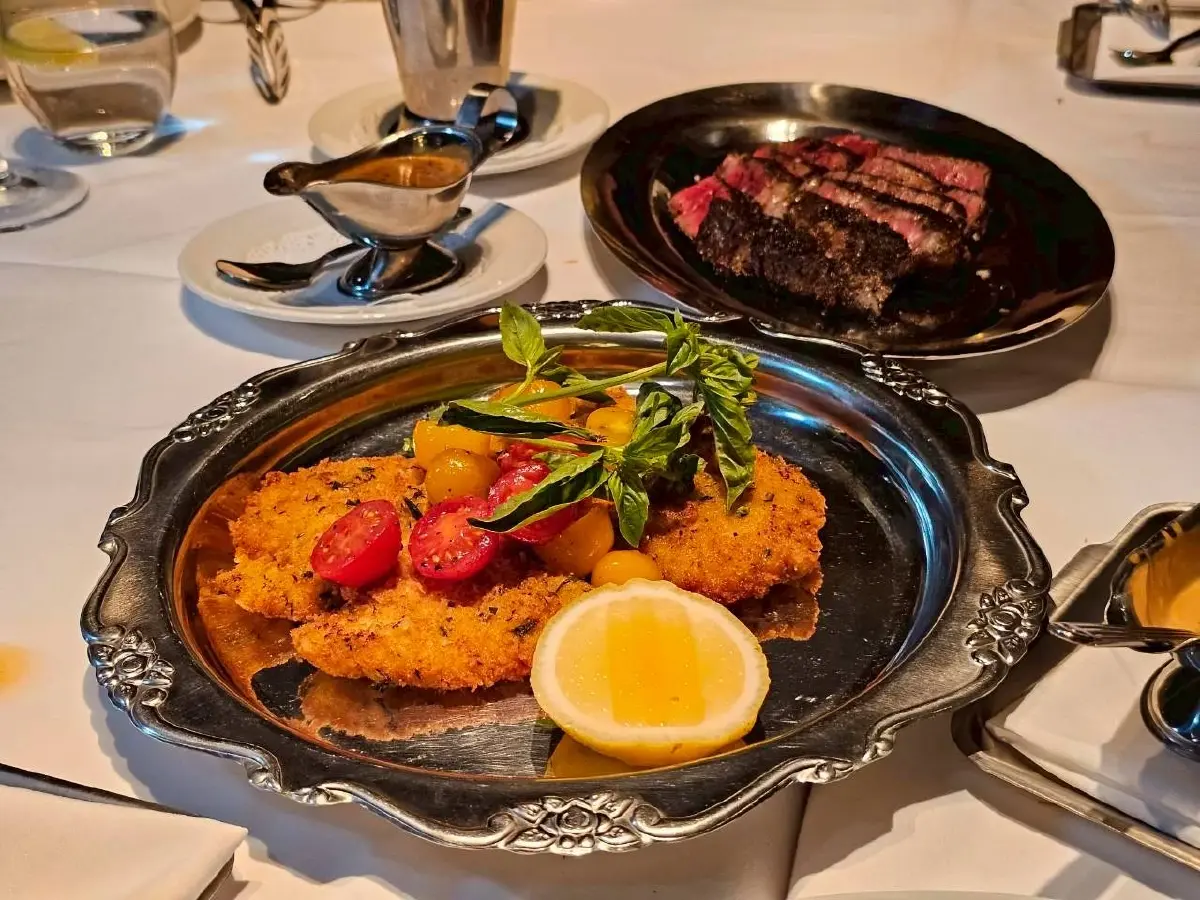 Quilombo สเต็กเฮาส์อาร์เจนตินาแท้ ในปราสาทหินกลางทองหล่อ