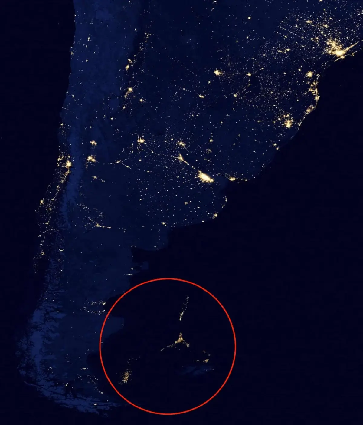 ‘กองเรือประมงจีน’ บุกน่านน้ำสากล จับปลาหมึกจนหมด ห่วงโซ่อาหารล่มสลาย กฎหมายเอาผิดไม่ได้