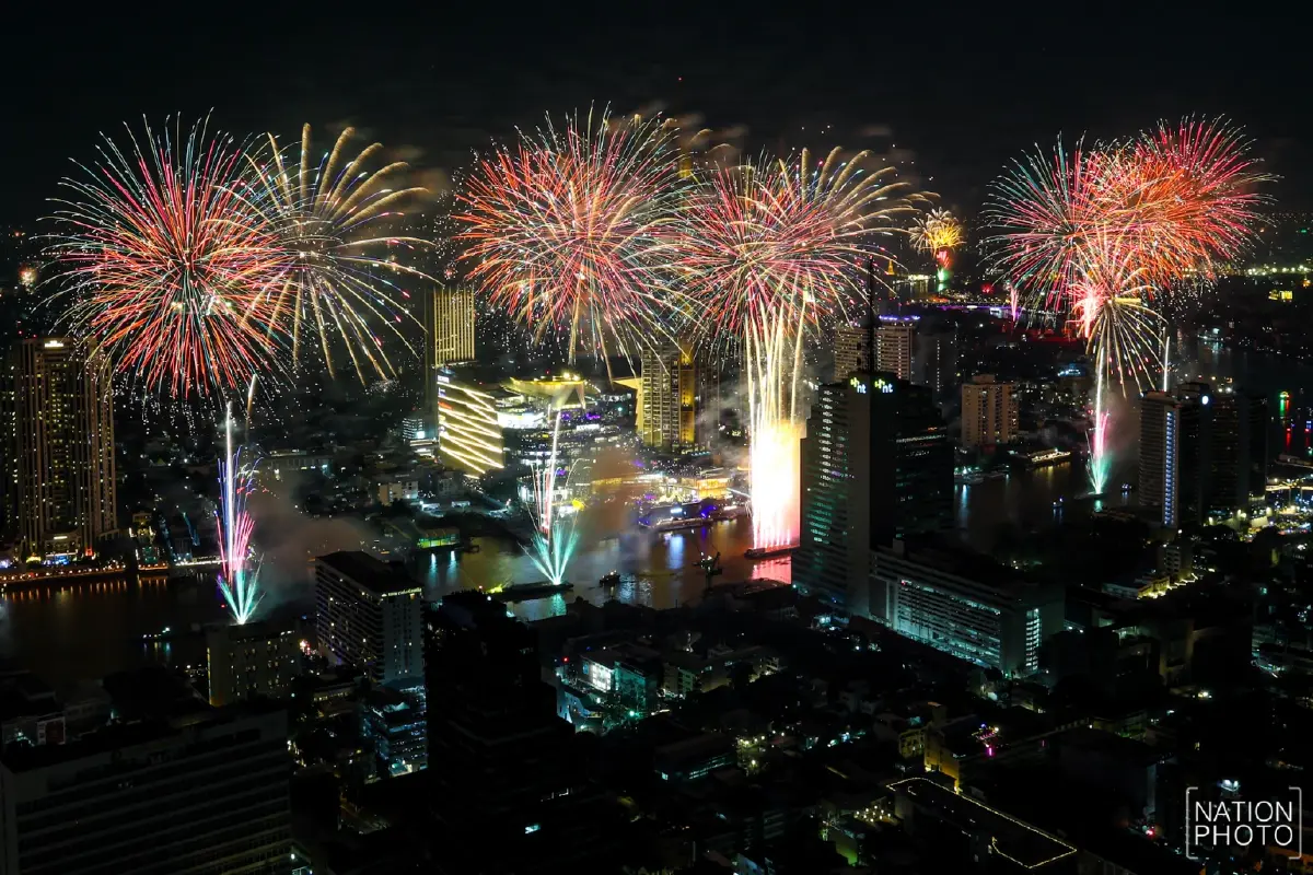 สวัสดีปีใหม่ 2569 ภาพชุด พลุปีใหม่ โค้งน้ำเจ้าพระยา เคาท์ดาวน์ 2026