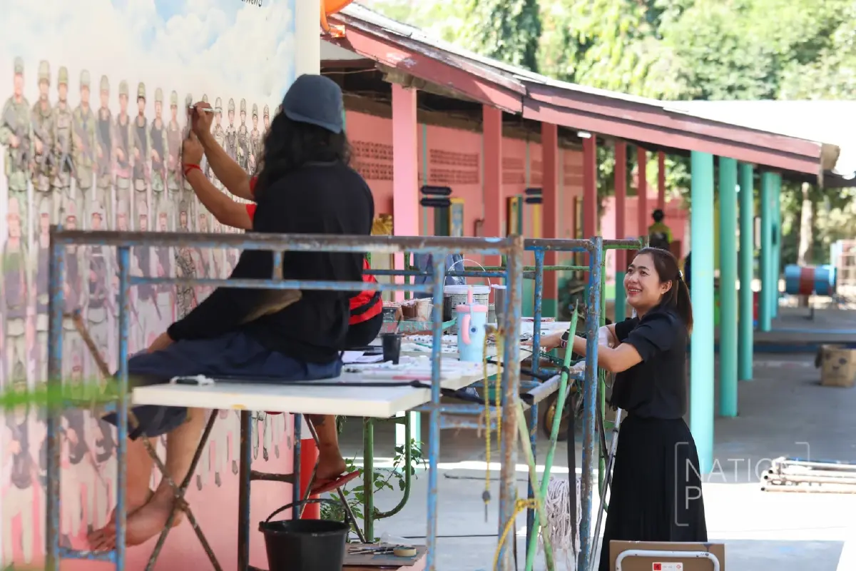 ตบหน้าด้วยความจริง! ตอบโต้ทางศิลปะ 'ย่าอุ้มหลาน - 46 ทหารกล้า'