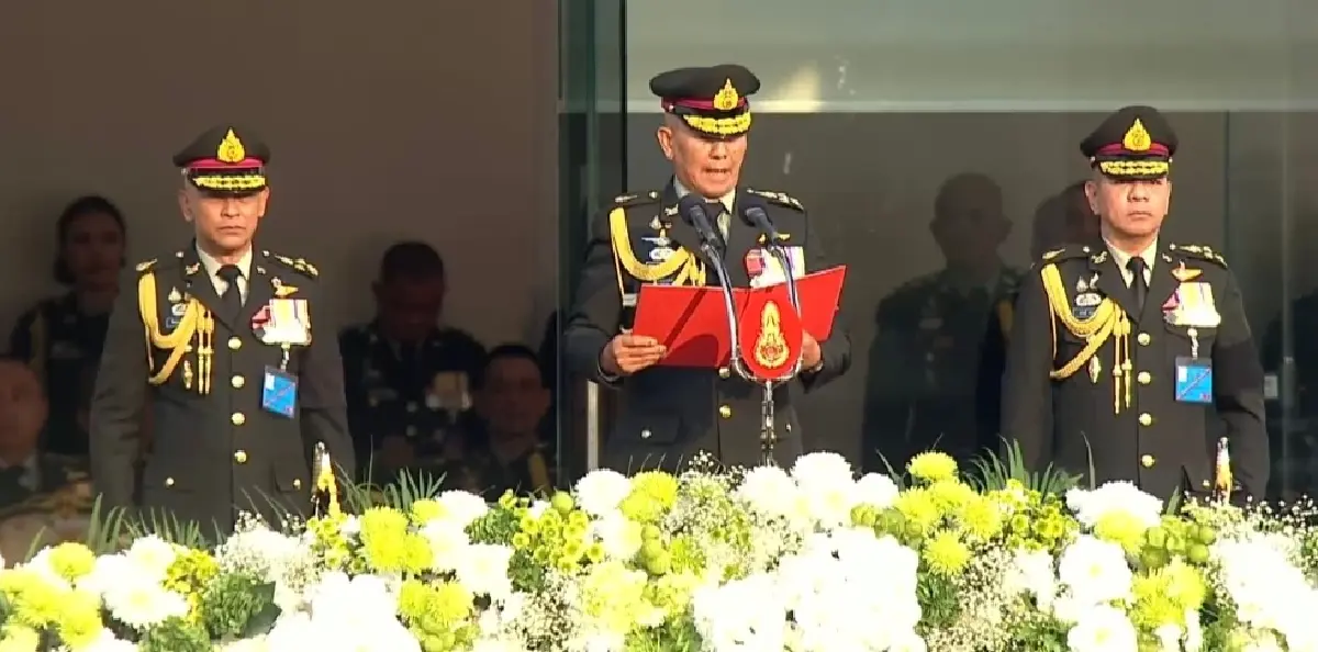 ผบ.ทบ. นำ สวนสนาม วันกองทัพบก ย้ำ จงรักษาคําสัตย์ปฏิญาณต่อธงชัยเฉลิมพล