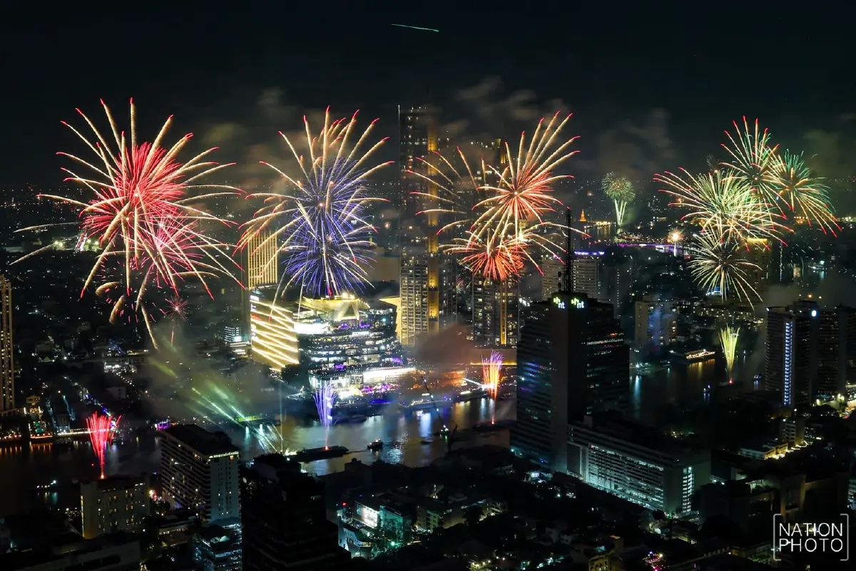 สวัสดีปีใหม่ 2569 ภาพชุด พลุปีใหม่ โค้งน้ำเจ้าพระยา เคาท์ดาวน์ 2026