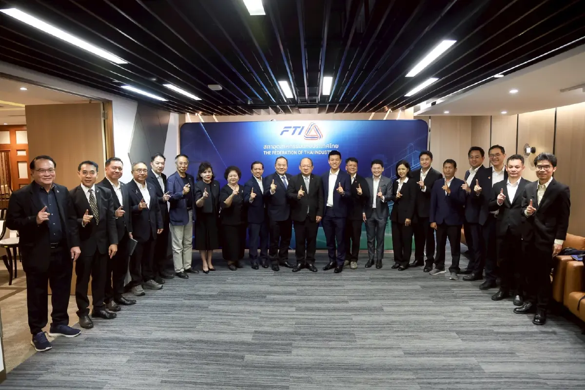 'ส.อ.ท.' ถกพรรคประชาชน ปฏิรูปโครงสร้าง สร้างอุตสาหกรรมใหม่ปราบคอร์รัปชัน