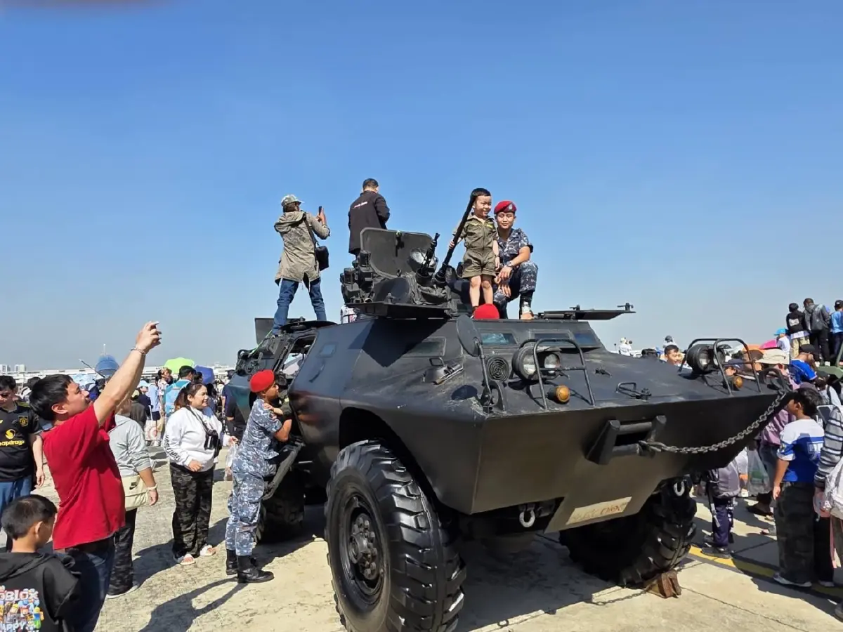 เหล่าทัพไทย โชว์แสนยานุภาพวันเด็ก ขน F-16 กริพเพน รถถัง ให้ยลโฉม